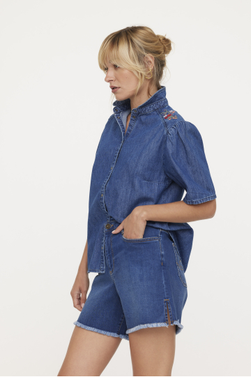 Shirts W DAKIRA MC D128 MB. M3 - MEDIUM BLUE Shirts W DAKIRA MC D128 MB. M3 - MEDIUM BLUE